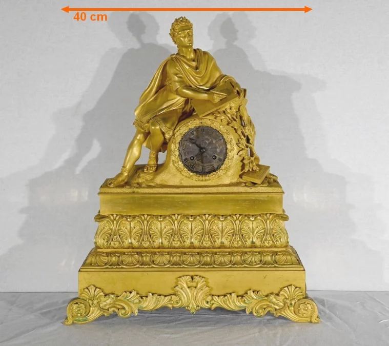 UHR AUS VERGOLDETER BRONZE