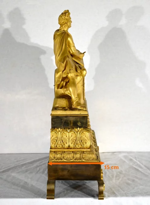 UHR AUS VERGOLDETER BRONZE