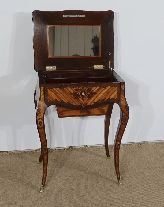 ARBEITSTISCH IM LOUIS-XV-STIL