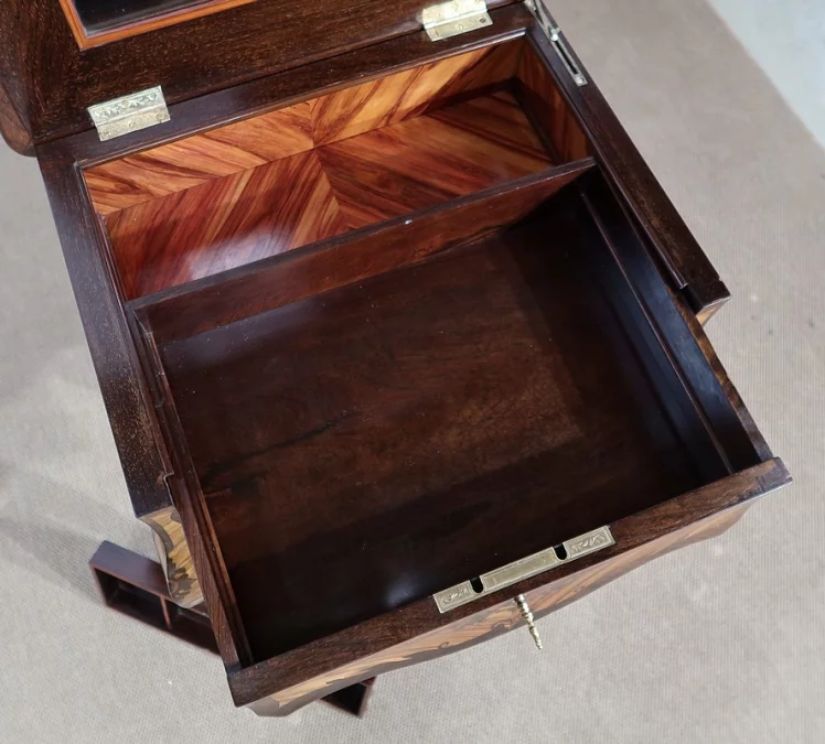 ARBEITSTISCH IM LOUIS-XV-STIL