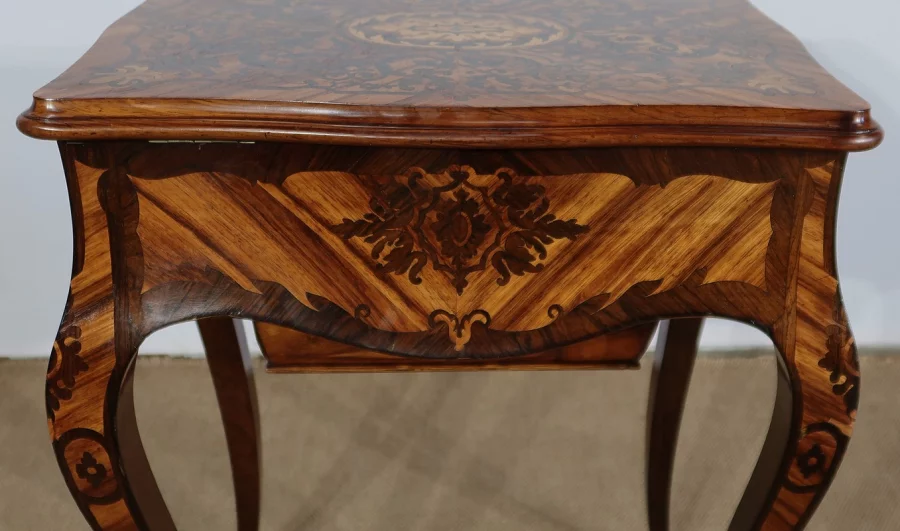 ARBEITSTISCH IM LOUIS-XV-STIL