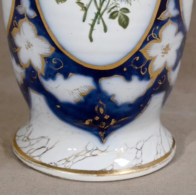 Important Vase en Porcelaine de Bayeux – Fin XIXe