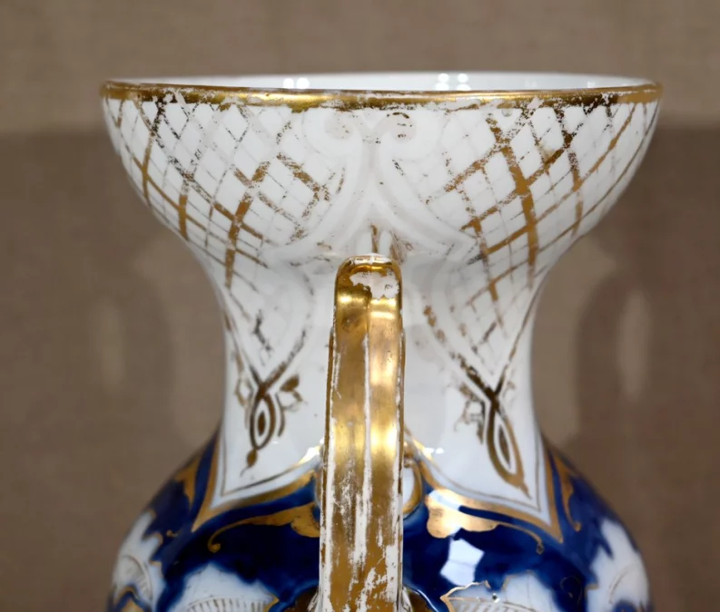 Important Vase en Porcelaine de Bayeux – Fin XIXe