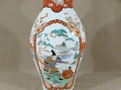 Grand Vase en Porcelaine Japonaise – Fin XIXe