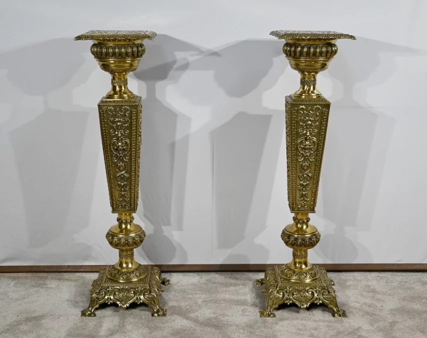 一对路易十六风格支架