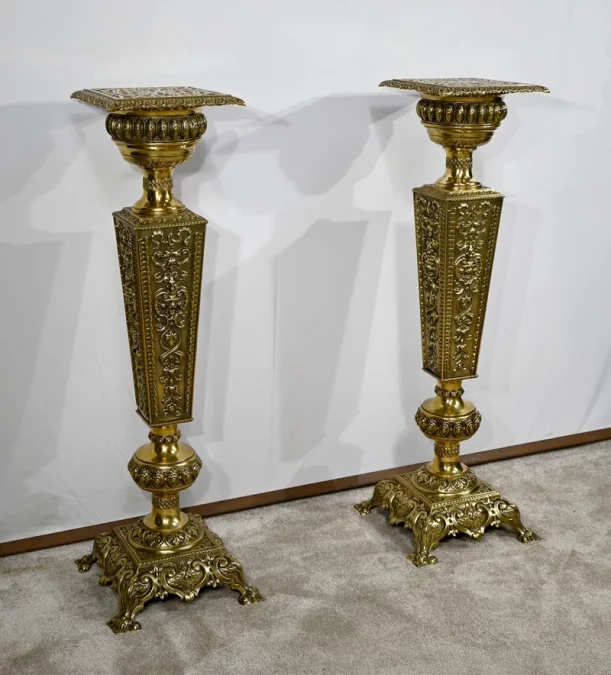 一对路易十六风格支架