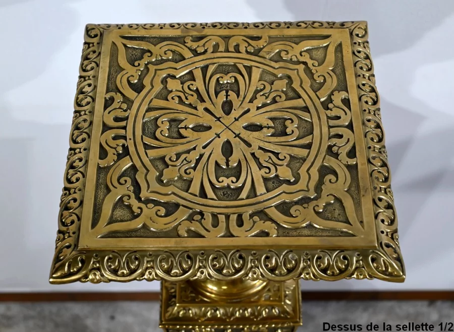 一对路易十六风格支架