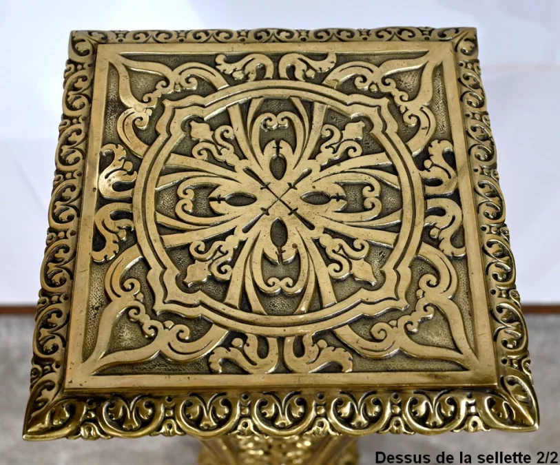 一对路易十六风格支架