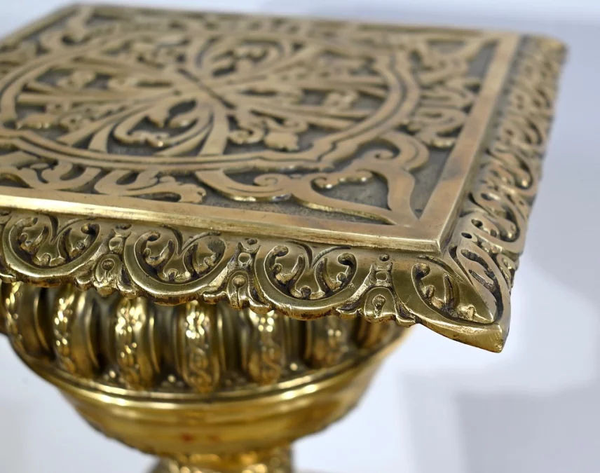 一对路易十六风格支架