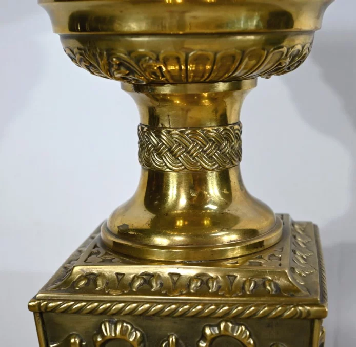 一对路易十六风格支架