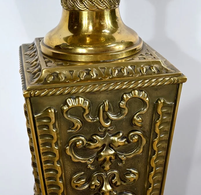 一对路易十六风格支架