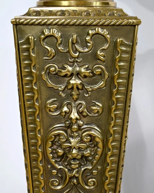 一对路易十六风格支架