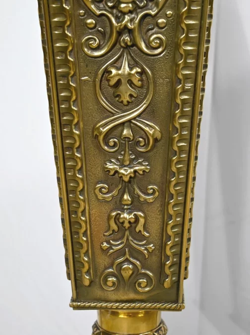 一对路易十六风格支架