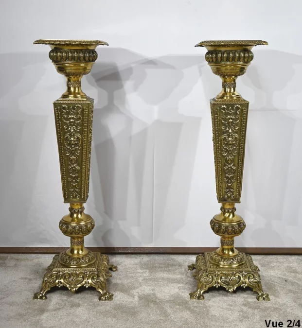 一对路易十六风格支架