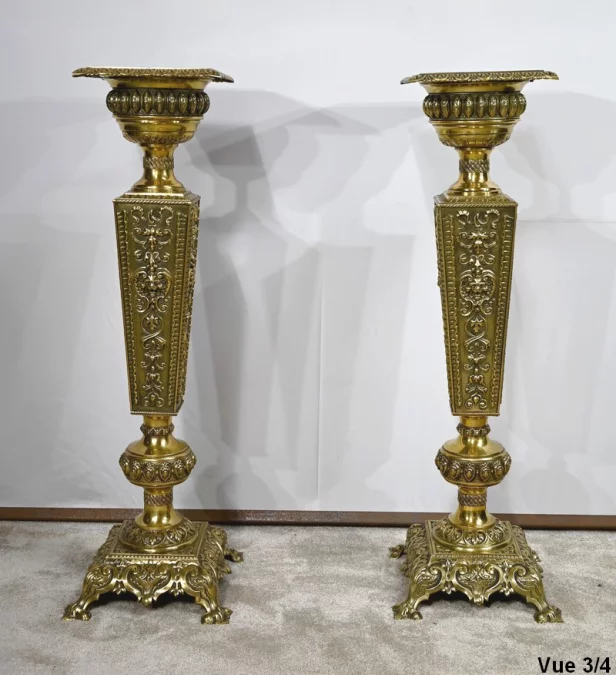 一对路易十六风格支架