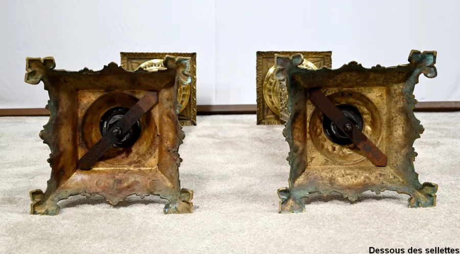 一对路易十六风格支架