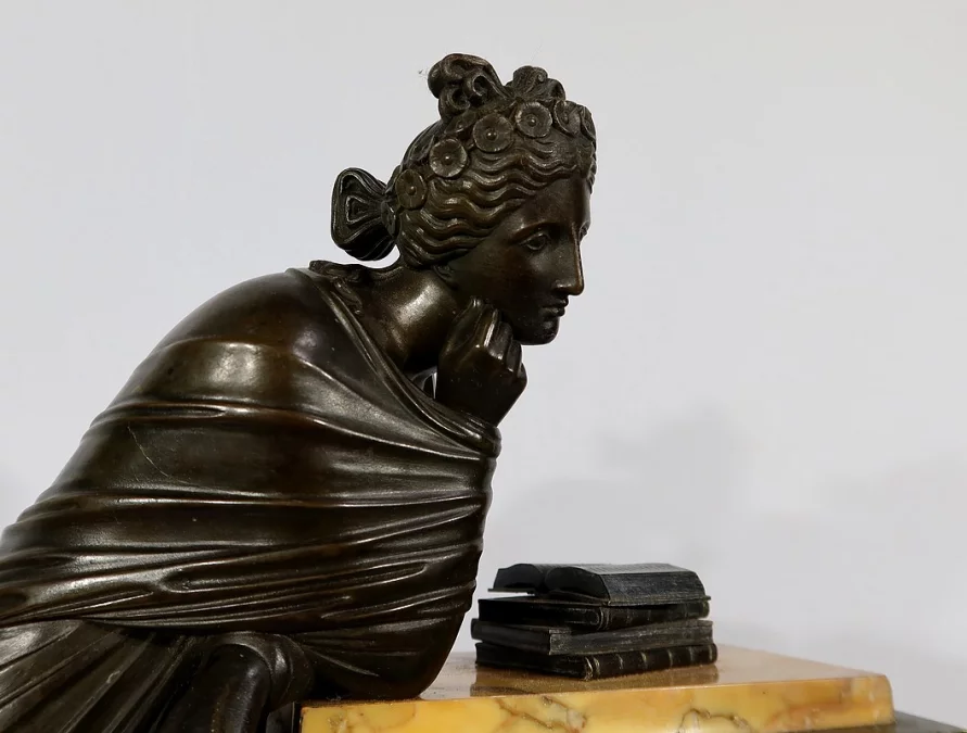 Importante Garniture de Cheminée en Marbre Jaune de Sienne et Bronze patiné, époque Empire – Début XIXe