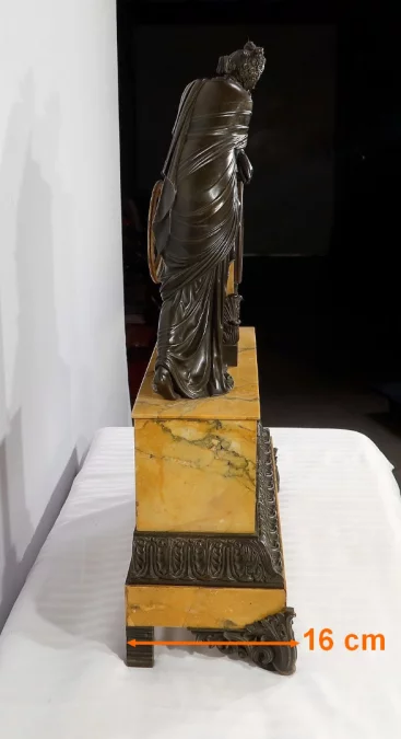 Importante Garniture de Cheminée en Marbre Jaune de Sienne et Bronze patiné, époque Empire – Début XIXe