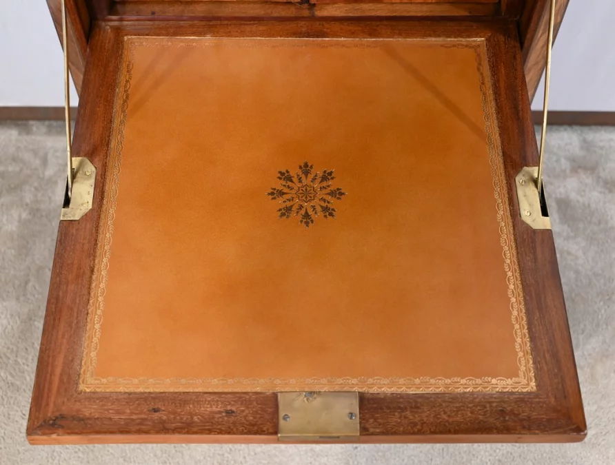 СЕКРЕТАР ПЕРИОДА ЛЮДОВИКА XVI