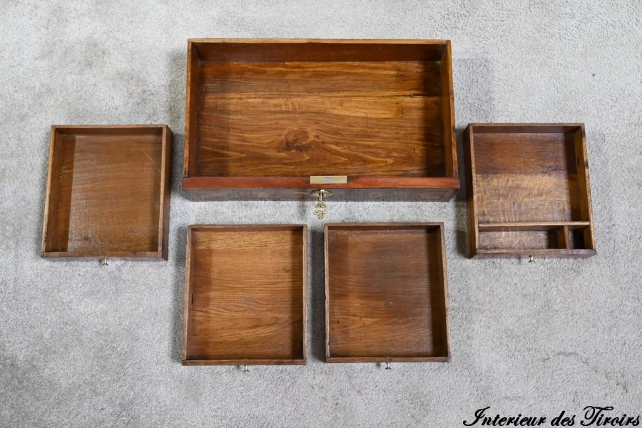 СЕКРЕТАР ПЕРИОДА ЛЮДОВИКА XVI