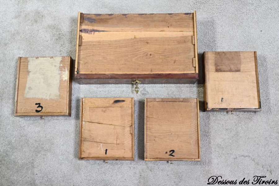 СЕКРЕТАР ПЕРИОДА ЛЮДОВИКА XVI