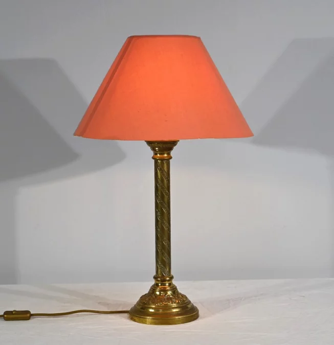 LÁMPARA DE BRONCE DORADO