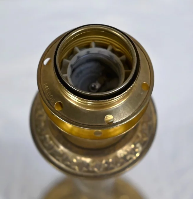 LÁMPARA DE BRONCE DORADO