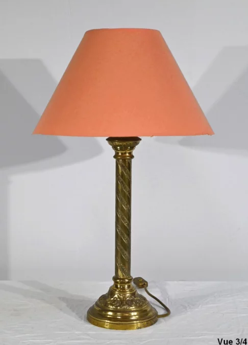 LÁMPARA DE BRONCE DORADO