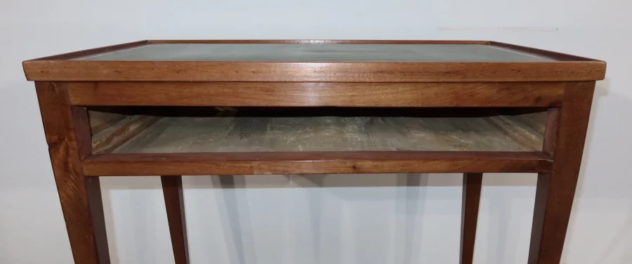 MESA DE ESCRITURA DEL PERIODO LUIS XVI