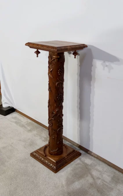 КОЛОННА ПЕРИОДА МОДЕРН