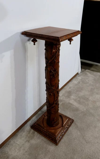 КОЛОННА ПЕРИОДА МОДЕРН