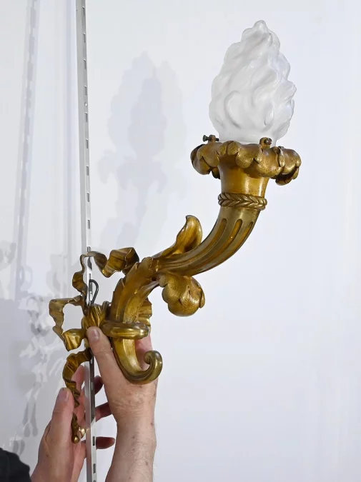 НАСТЕННЫЙ СВЕТИЛЬНИК В СТИЛЕ ЛЮДОВИКА XVI