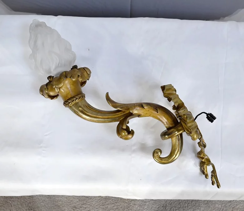 НАСТЕННЫЙ СВЕТИЛЬНИК В СТИЛЕ ЛЮДОВИКА XVI