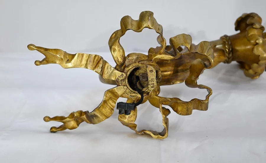 НАСТЕННЫЙ СВЕТИЛЬНИК В СТИЛЕ ЛЮДОВИКА XVI