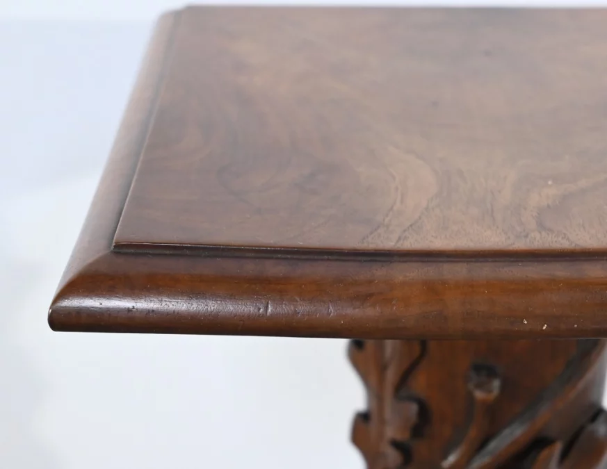 КОЛОННА ПЕРИОДА МОДЕРН