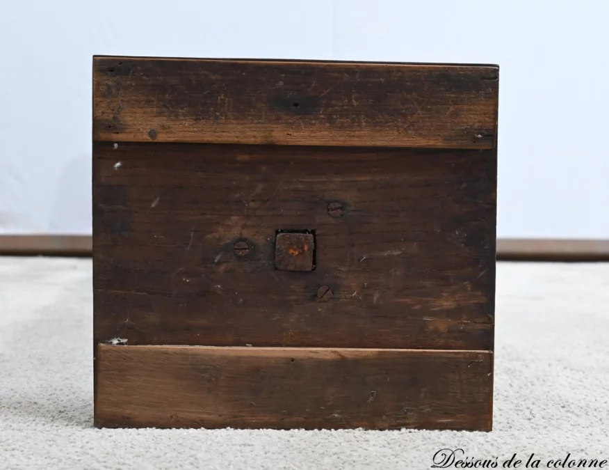 КОЛОННА ПЕРИОДА МОДЕРН