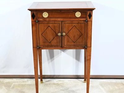 SCHRANK IM ÜBERGANGSSTIL