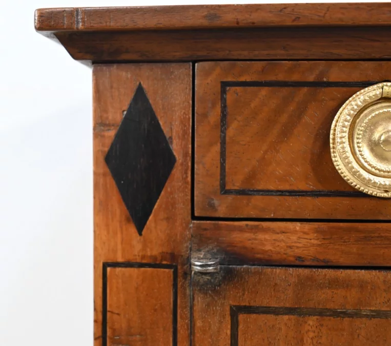 ШКАФ ПЕРЕХОДНОГО СТИЛЯ