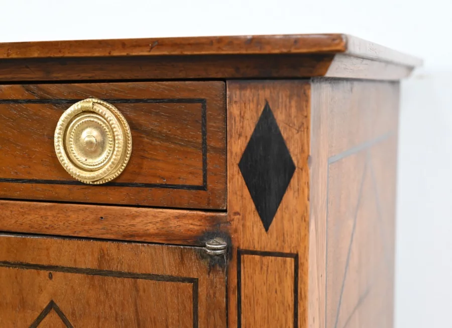 ШКАФ ПЕРЕХОДНОГО СТИЛЯ