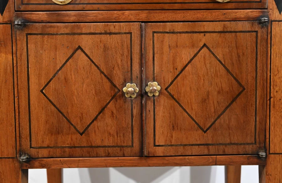 ШКАФ ПЕРЕХОДНОГО СТИЛЯ