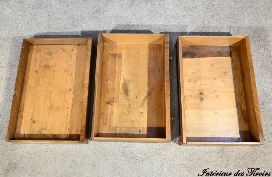 Petite Commode Chiffonnière de Propriété en Noyer, époque Directoire – Début XIXe