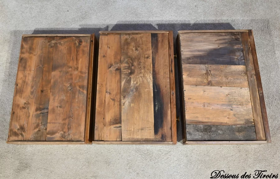 Petite Commode Chiffonnière de Propriété en Noyer, époque Directoire – Début XIXe