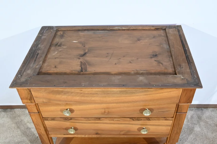 Petite Commode Chiffonnière de Propriété en Noyer, époque Directoire – Début XIXe