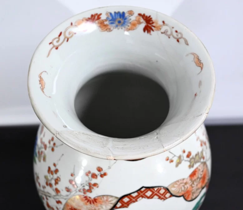 Grand Vase en Porcelaine Japonaise – Fin XIXe