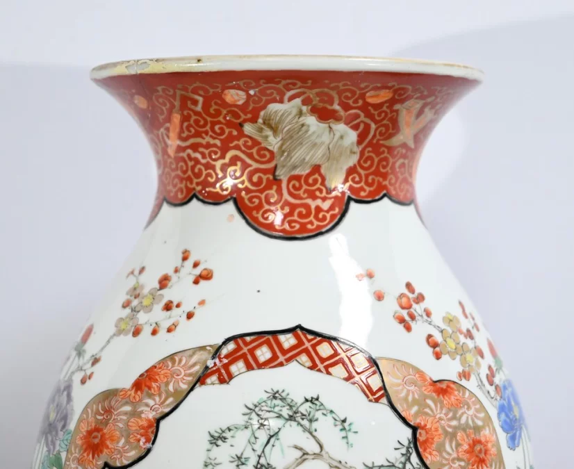 Grand Vase en Porcelaine Japonaise – Fin XIXe
