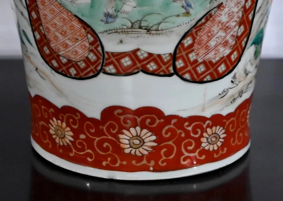 Grand Vase en Porcelaine Japonaise – Fin XIXe