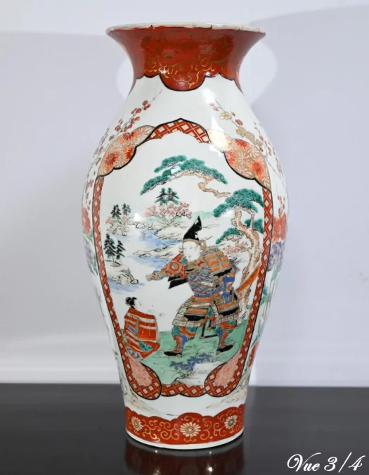 Grand Vase en Porcelaine Japonaise – Fin XIXe