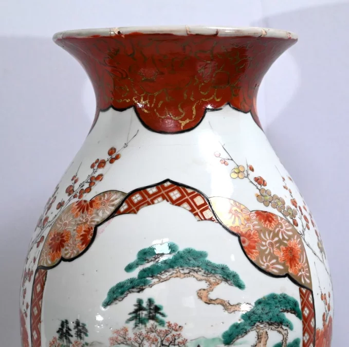Grand Vase en Porcelaine Japonaise – Fin XIXe