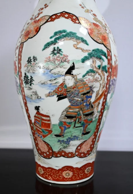 Grand Vase en Porcelaine Japonaise – Fin XIXe