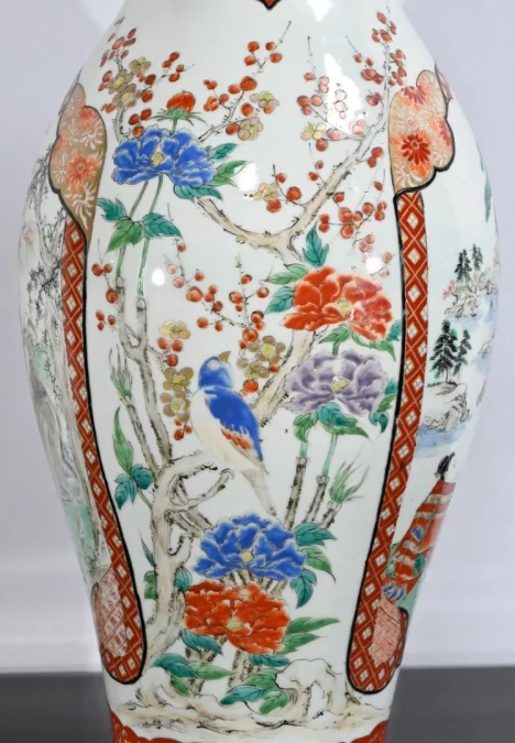 Grand Vase en Porcelaine Japonaise – Fin XIXe
